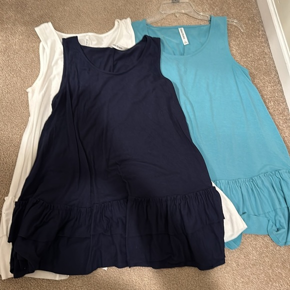 Zenana Ruffle Bottom Tanks- Set of 3 - Picture 5 of 5